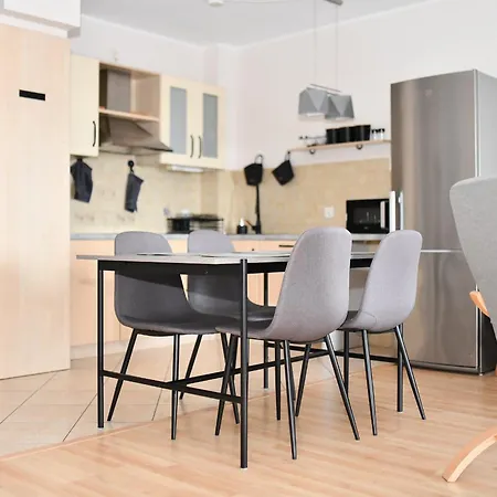 Navigator-rezydencja Portowa 14 *