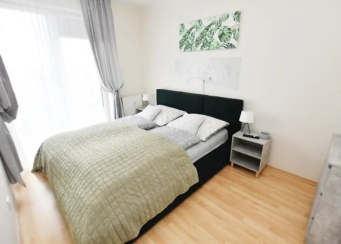 Navigator-rezydencja Portowa 14 *