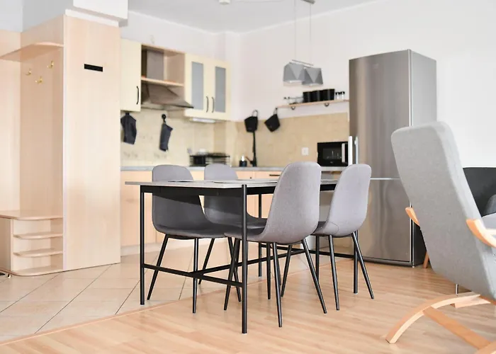 Navigator-rezydencja Portowa 14 *