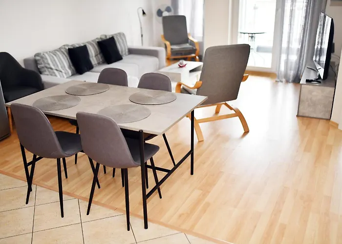 Navigator-rezydencja Portowa 14 *