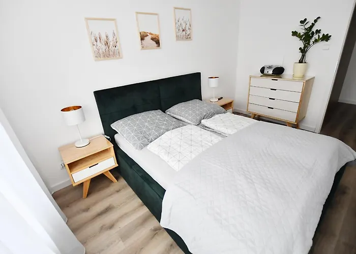 Navigator-rezydencja Portowa 14 *